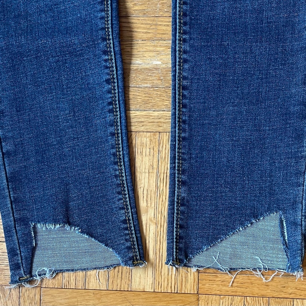 POL Blue Slim Fit Distressed Boyfriend Jeans Size Large -Free With $50 Purchase - Picture 9 of 12